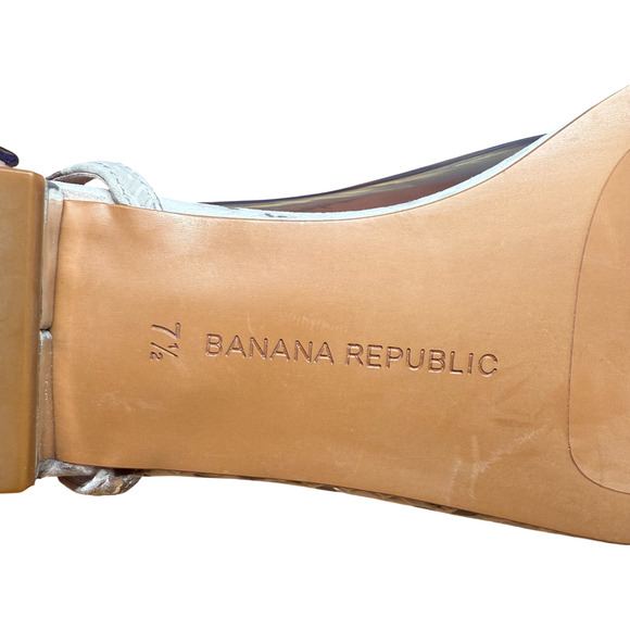 BANANA REPUBLIC Women 7.5 Flat Leather Sandal Cream Gray Snake Ankle Strap Shoe - Picture 11 of 14